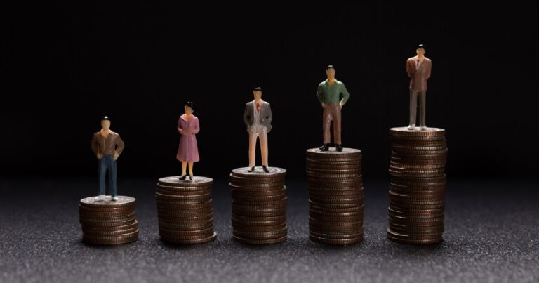 Concentração de renda explodiu e trabalhadores empobreceram após Reforma Trabalhista