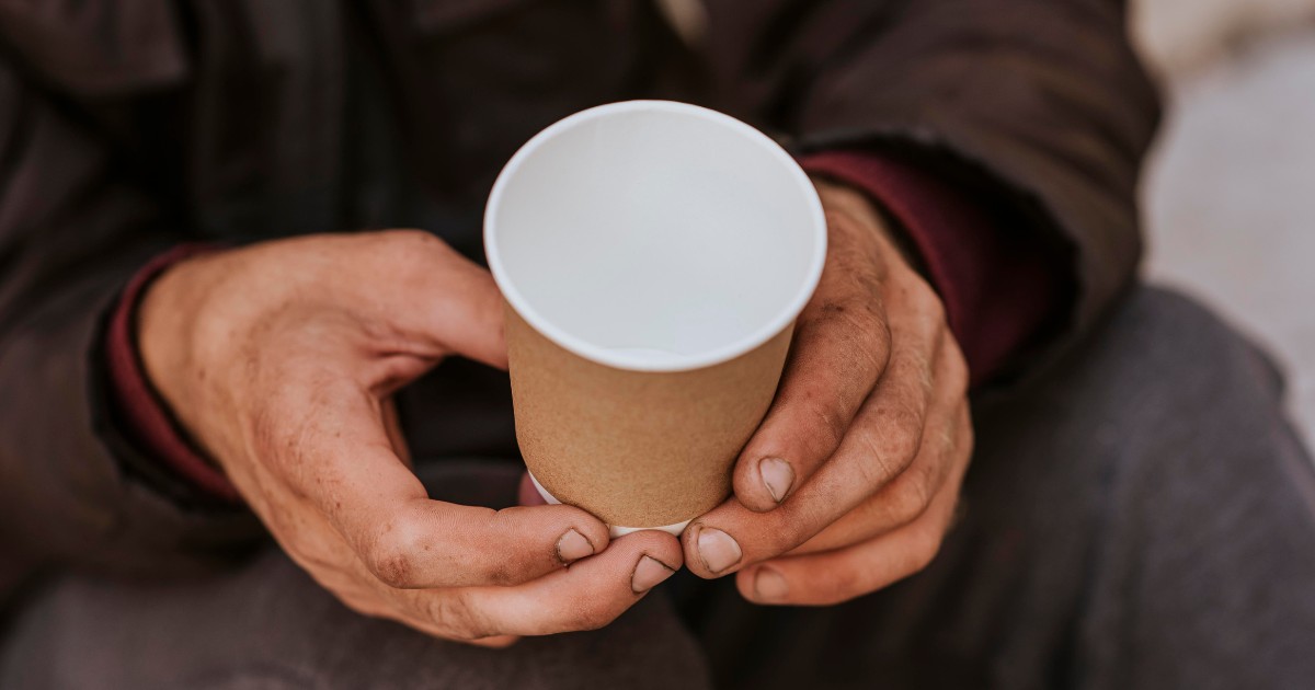 Starbucks é acusada de exploração de trabalho escravo em fazendas de café no Brasil