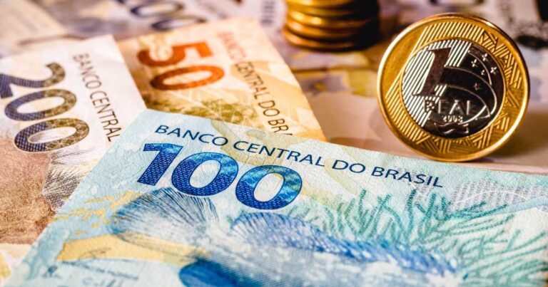 Deputados desmontam juros criminosos de Galípolo durante homenagem ao BC na Câmara