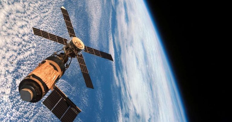 Satélite da NASA inativo por décadas emite pulso que intriga astrônomos