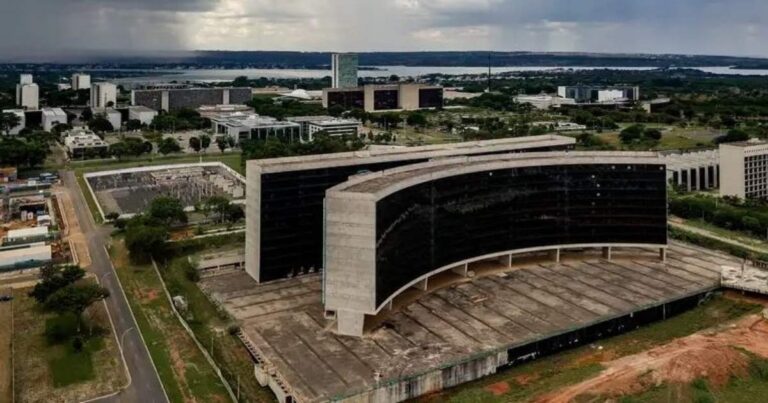 Recusa à negociação coletiva autoriza ação judicial, decide TST