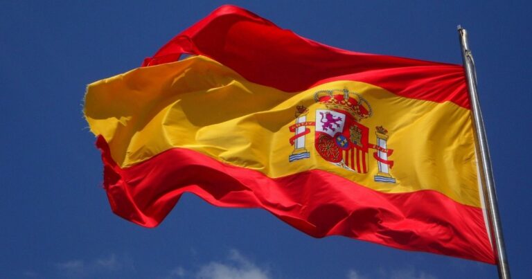 Espanha analisa restringir redes sociais para menores de 16 anos