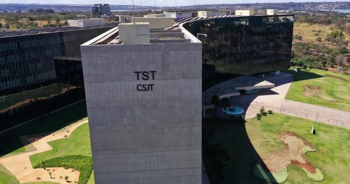 IA muda relações de trabalho e desafia legislação, dizem especialistas no TST